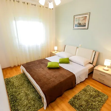 Cappuccino Apartman Kastela