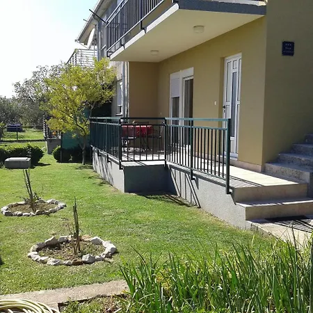 Cappuccino Apartman Kastela